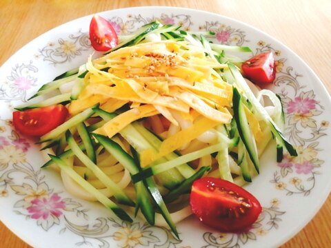 彩り☆きゅうりと錦糸卵とミニトマトの冷やしうどん